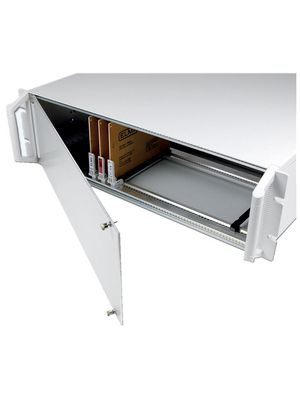 Front Panel, Side-Hinged 266.7 x 426.7mm Unshielded Aluminium 6U